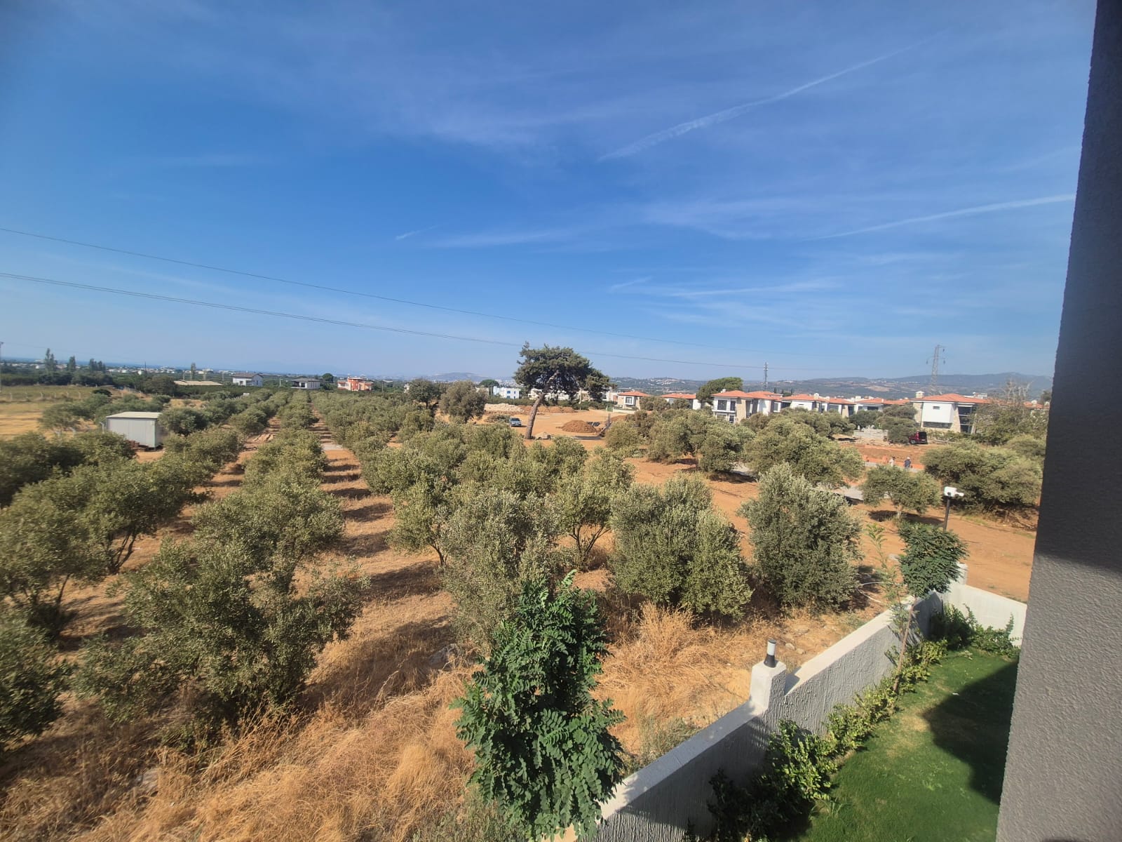 Davutlar Migros Arkasında Sıfır 3+1 Müstakil Villa - Görsel 2